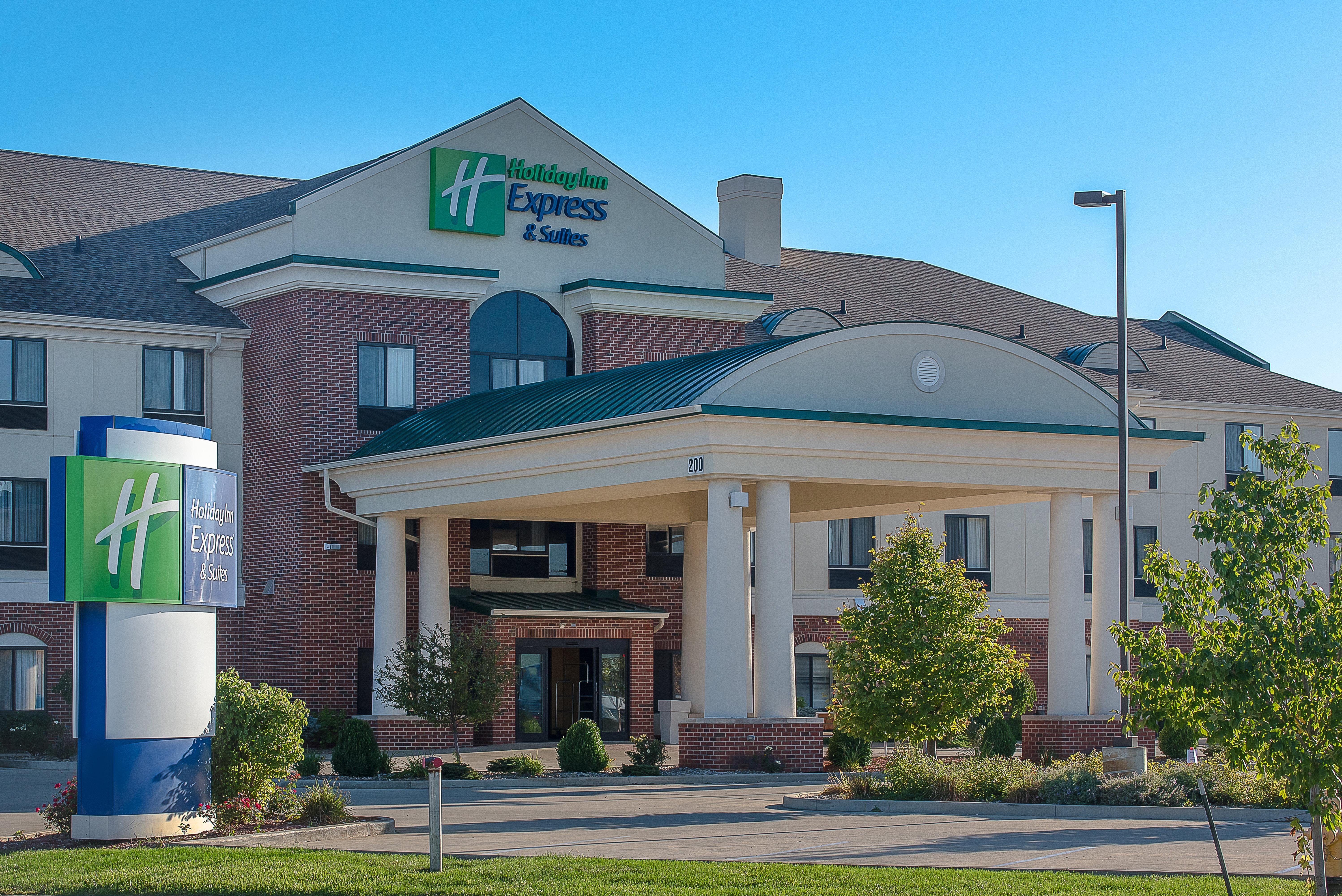 Holiday Inn Express And Suites Lafayette East By Ihg Exterior photo