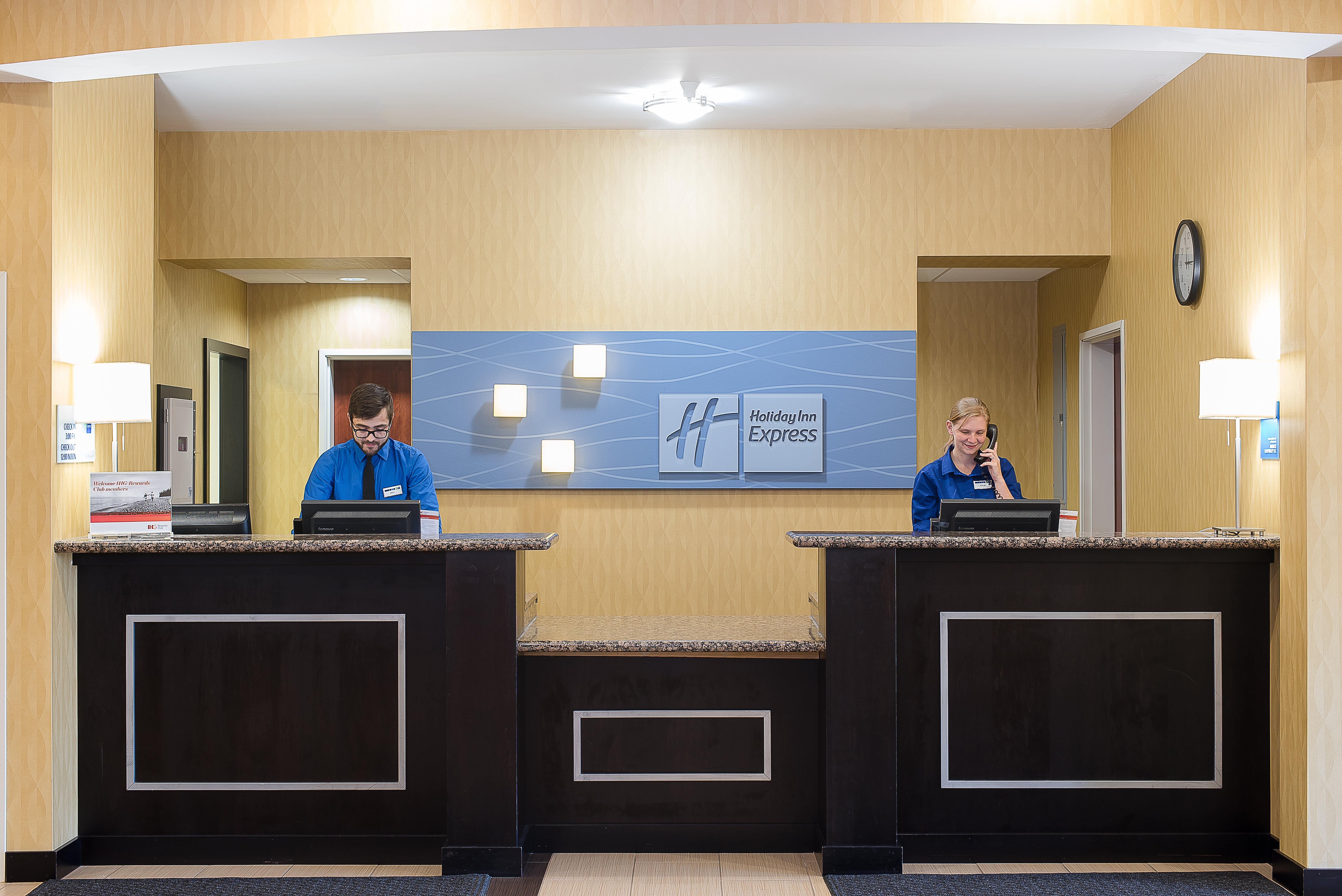 Holiday Inn Express And Suites Lafayette East By Ihg Exterior photo