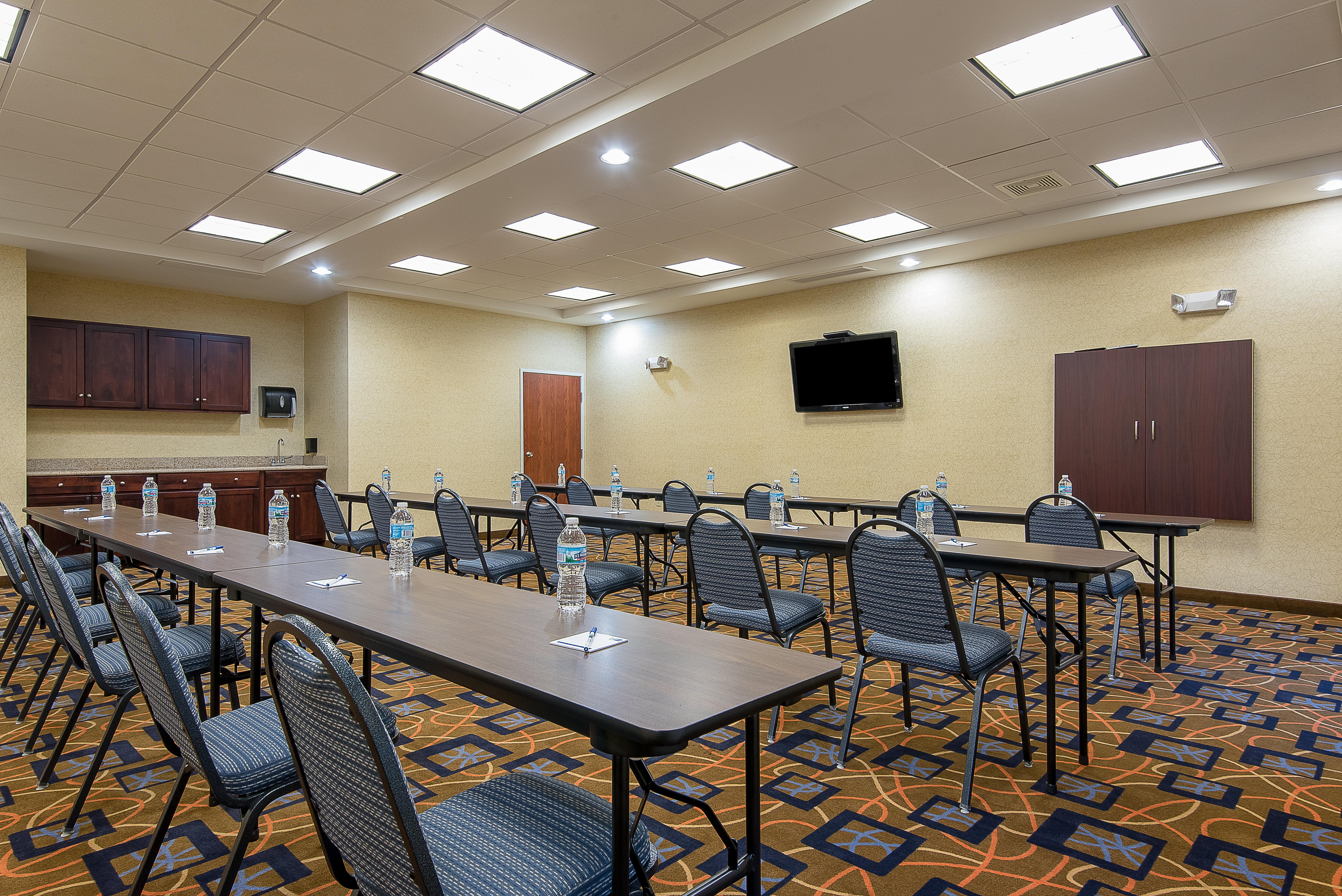 Holiday Inn Express And Suites Lafayette East By Ihg Exterior photo