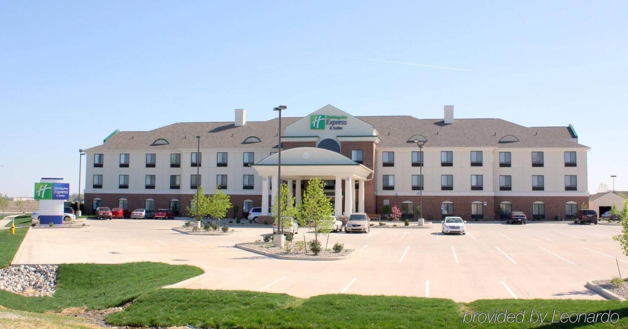 Holiday Inn Express And Suites Lafayette East By Ihg Exterior photo